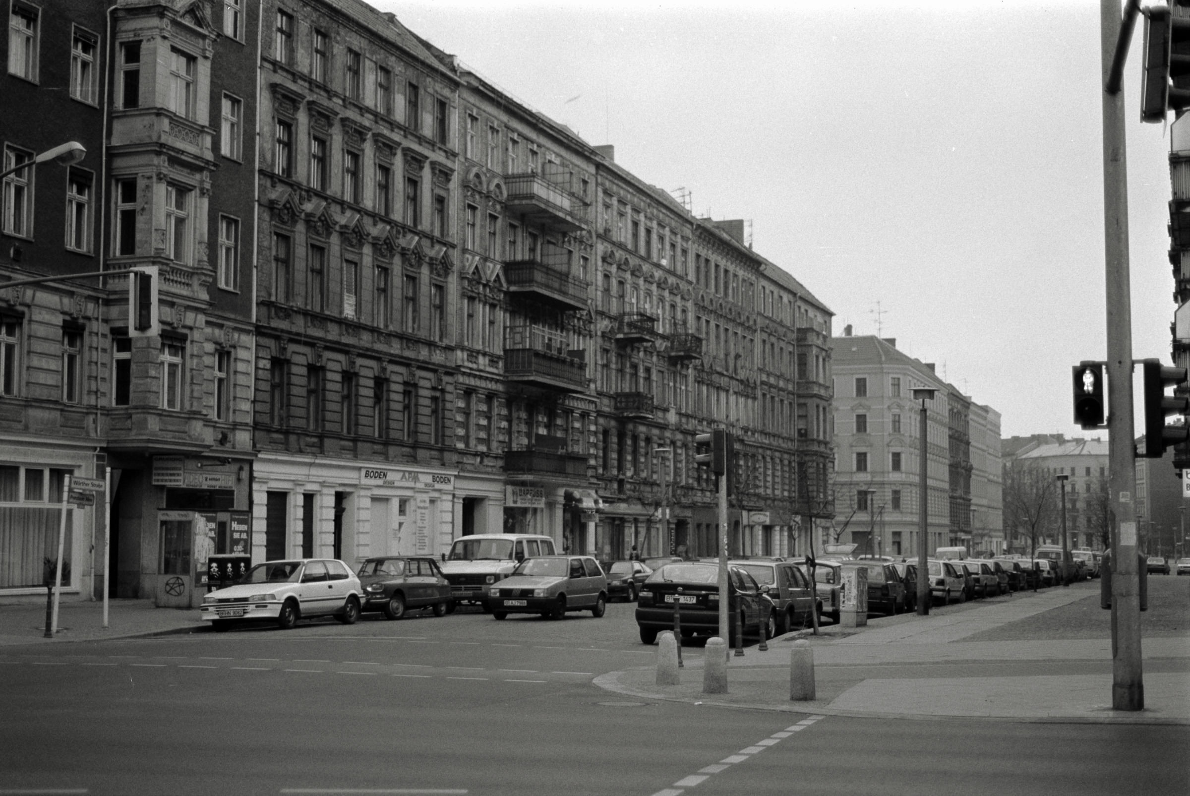 AHP F1993 03 005 sc240902 img27 NLP